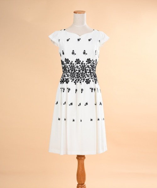 激安特価 ワンピース ライトブッチャー 花柄刺繍ワンピース 魅力的な Teslaimagem Com Br