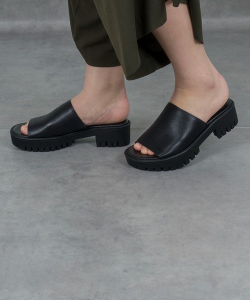 【美品】Mollini モリーニ UMATTA-DJMO ミュール サンダル Mollini（モリーニ） サンダル 「Mollini/モリーニ」レザーサンダル