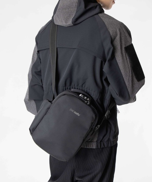 PacSafe（パックセーフ） ショルダーバッグ PACKSAFE V Tour Crossbody