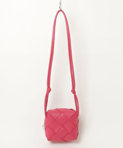 BOTTEGA VENETA（ボッテガ・ヴェネタ） マキシイントレチャート ミニ