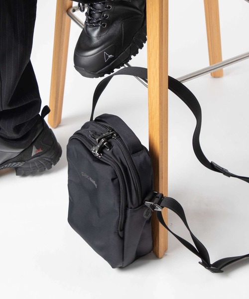 PacSafe（パックセーフ） ショルダーバッグ PACKSAFE V Companion