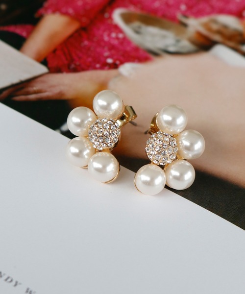 Pearl for life パールピアス新品未使用　卒・入学式等多様 ビジューフラワーパールピアス 結婚式 お呼ばれ 成人式