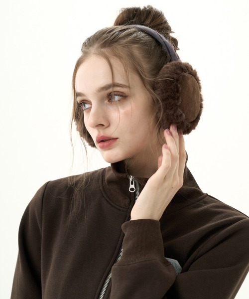 新品未使用　FENDI 耳あて・イヤーマフ ブラウン/ブラック フェンディ FENDI 21AW イヤーマフ 耳あて ズッカ柄 ボア 茶 ブラウン