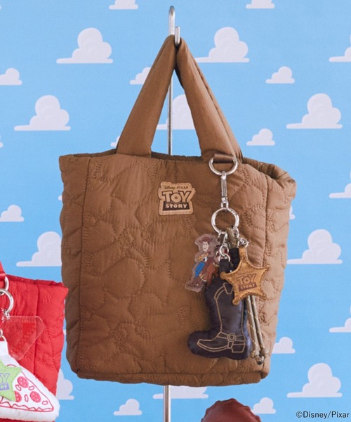 Disney（ディズニー） トートバッグ チャーム付キルティングショルダー 