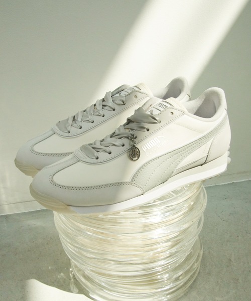 専用 emmiPUMA Easy Riderスニーカー ホワイト/グレー PUMA】EASY RIDER NYLON(スニーカー)｜シューズ｜emmi（エミ）の