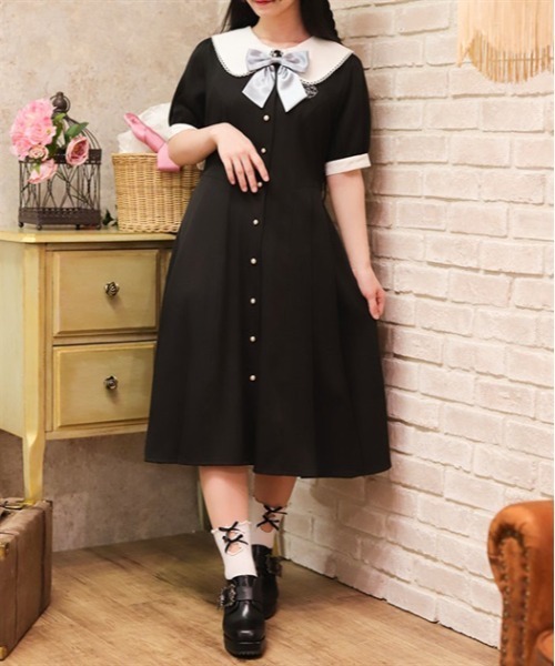 axes femme POETIQUE ワンピース ロゴ刺繍プリーツワンピース
