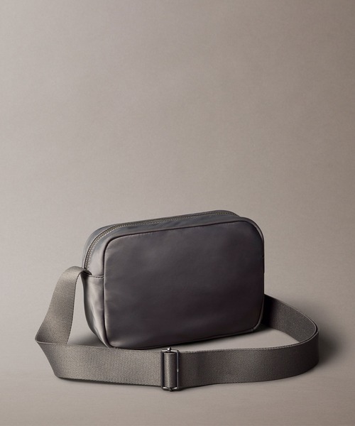 [カルバンクライン]CKJユーティリティメタルロゴカメラバッグ CALVIN KLEIN】CKJ◇ユーティリティメタルロゴカメラバッグ