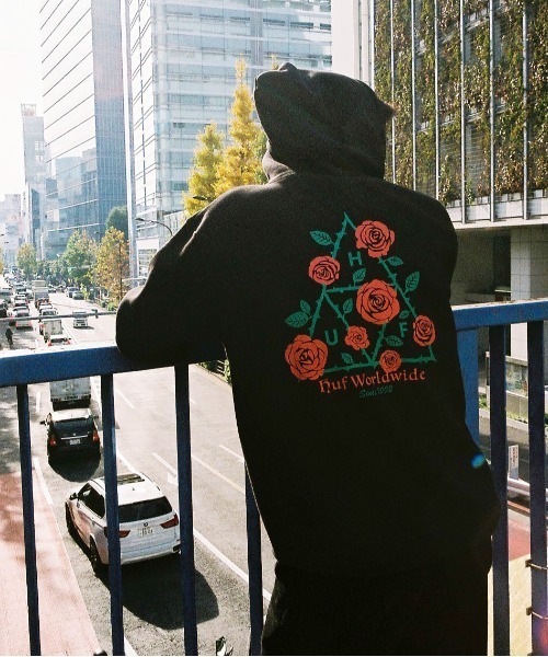 HUF（ハフ） プルオーバーパーカー X-LARGE ホワイト メンズ 