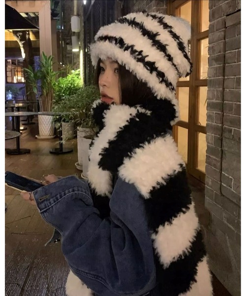 カシミヤ　ニット帽　黒　ファー付き ニット帽 ニットキャップ フォックスファー 特大 ポンポン 耳