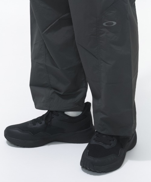 未使用00s OAKLEY ワイドカーゴパンツ ワンポイント刺繍ロゴ ブラック OAKLEY（オークリー） ジャージ 下 メンズ ロングパンツ ウィンド