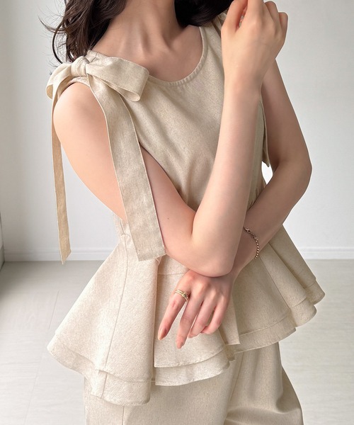 JUNOAH（ジュノア） セットアップ リネン混ペプラムトップススラックス
