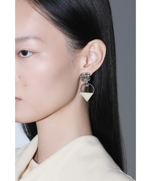 TOGA TOO ピアス 「TOGA TOO/トーガトゥー」Triangle pierced earrings