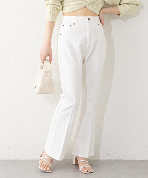 【KIMHEKIM】フレアジーンズ（ホワイト） Kimhekim Flared Jeans | H.Lorenzo