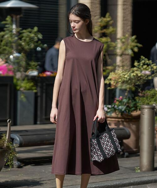 DRESSTERIOR ドレステリア　ワンピース　Mサイズ　極美品 DRESSTERIOR（ドレステリア） uvカット ワンピース 「接触冷感／抗菌