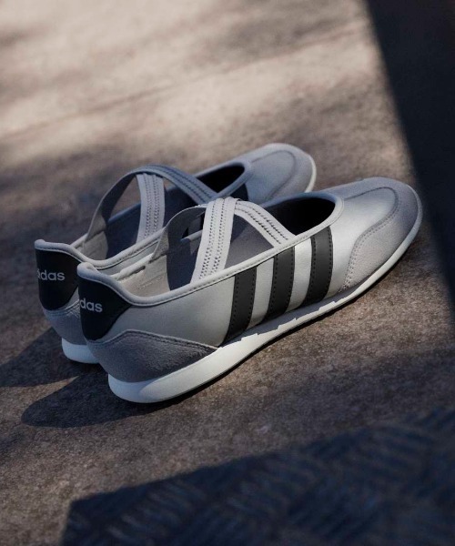 adidas（アディダス） スニーカー バレダ メリー ジェーン レディース