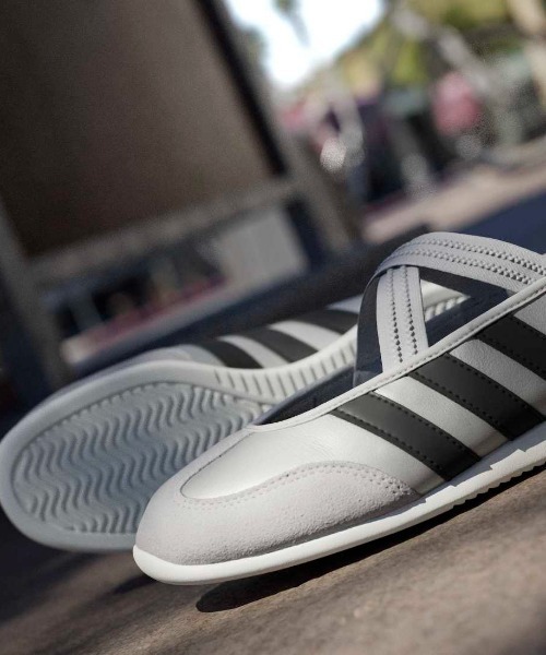 adidas（アディダス） スニーカー バレダ メリー ジェーン レディース