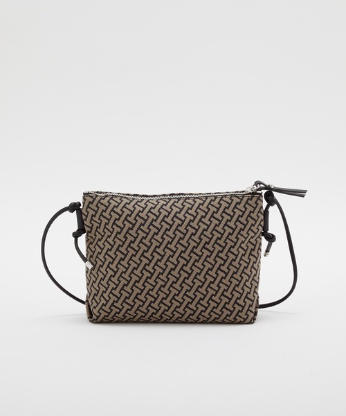【モノグランマ　ミニショルダーバッグ】イアクッチ IACUCCI（イアクッチ）の「モノグランマ ポーチSD JACQUARD/RUGA