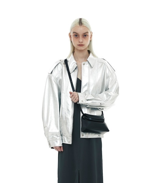 「OSOI」 ショルダーバッグ ONE SIZE ブラック レディースの画像