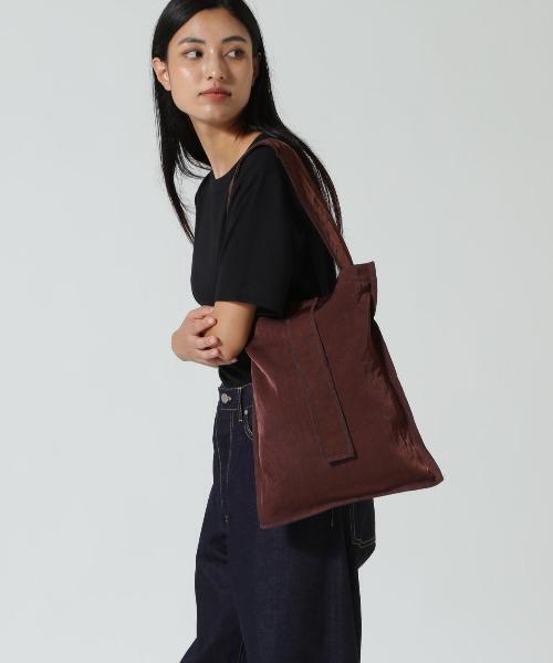 ITTI（イッチ） トートバッグ ITTI/イッチ/MARY INSIDE OUT TOTE - M 