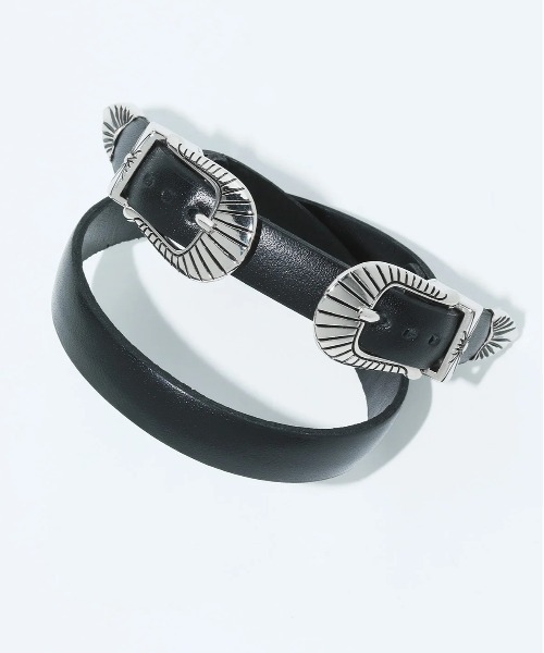 TOGA TOO(トーガトゥ)のダブルバックルバングル TOGA TOO バングル 「TOGA TOO/トーガトゥー」Double buckle leather