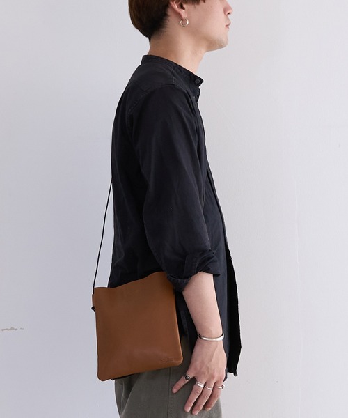 BICASH（ビカーシ） ショルダーバッグ レザースクエアサコッシュ(B844