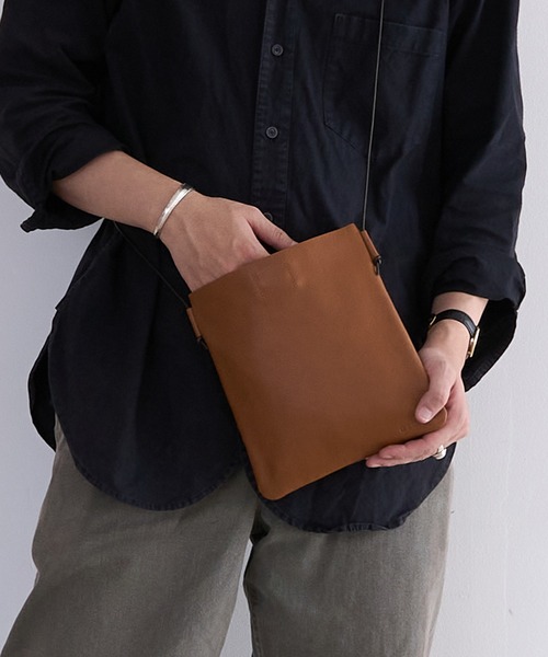 BICASH（ビカーシ） ショルダーバッグ レザースクエアサコッシュ(B844
