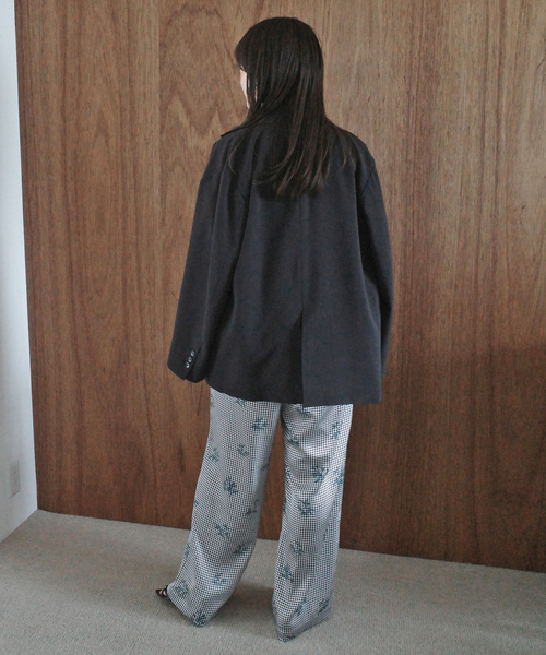 ワイドパンツ パンツ Margaux Dereume × SLOBE サテンイージーパンツ レディースの画像