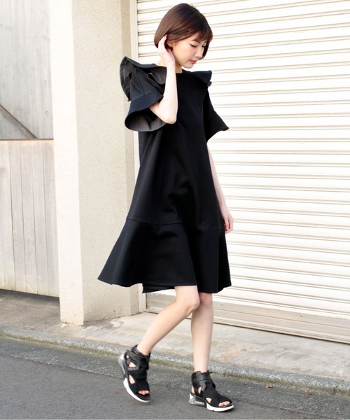 AVIE（アビィ） ワンピース ラッフルフリルスウェットドレス