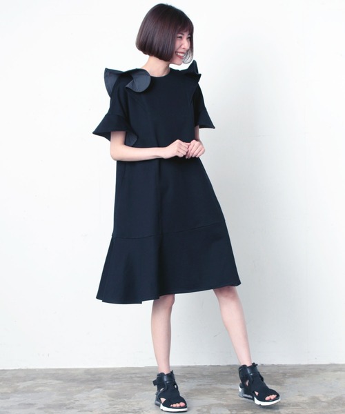 AVIE（アビィ） ワンピース ラッフルフリルスウェットドレス
