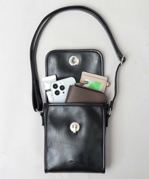 Baggart 黒 レザー フラップ ショルダーバッグ 黒 レザー フラップショルダーバッグ - メルカリ