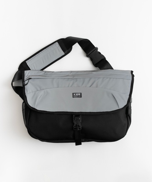 KiU（キウ） ショルダーバッグ ライトに反射する安全メッセンジャー