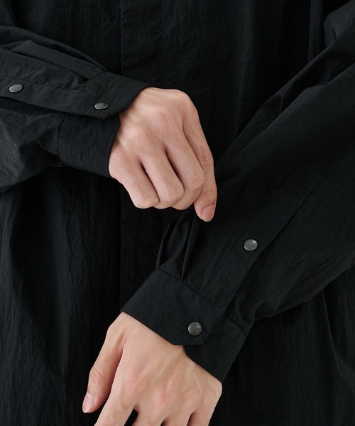 WHITE MOUNTAINEERING（ホワイトマウンテニアリング） シャツ STUDIOUS