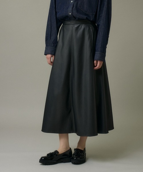 イッツインターナショナル（I．T．’S． international）/ソフトフェイクレザーフレアースカート I.T.'S. international（イッツインターナショナル） スカート ソフト