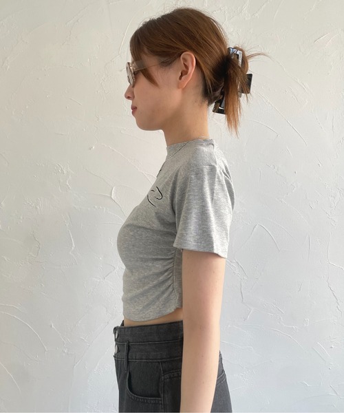 lilful tシャツ ワンポイントロゴ ショート丈 ピチT サイド