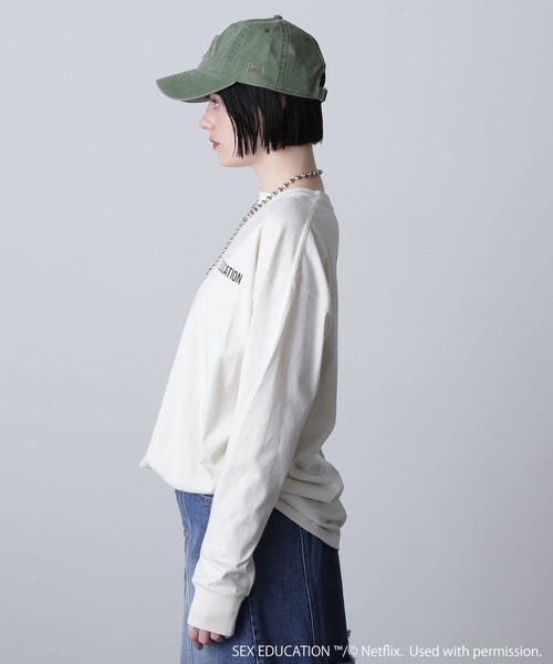 tシャツ Netflix Series ‘SEX EDUCATION’ × ROSE BUD/MAEVE BOX LOGO TEE レディース Netflix Series 'SEX EDUCATION' × ROSE BUD/MAEVE BOX LOGO TEE