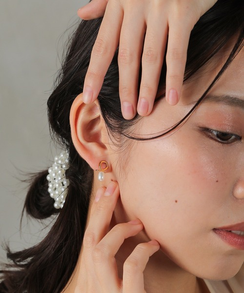 Kana ピアス ニュアンスメタルカーブ 一粒パール ステンレスポスト