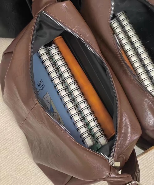 ショルダーバッグ バッグ 2WAYフェイクレザーショルダーバッグ