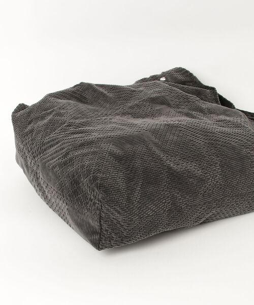 希少✨未使用級 ミナペルホネン chum 刺繍 ベロア ショルダーバッグ2WAY 希少✨未使用級 ミナペルホネン chum 刺繍 ベロア ショルダーバッグ2WAY