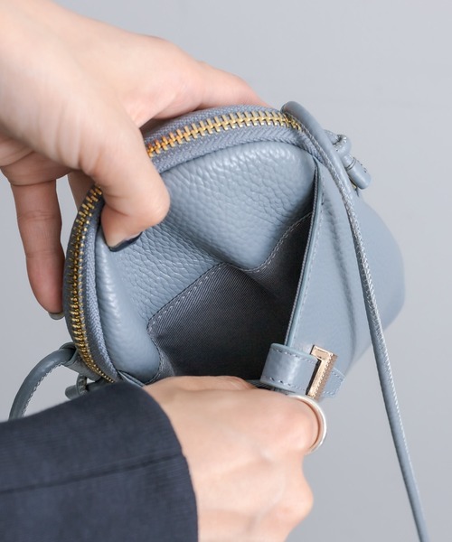 ear PAPILLONNER 【牛革】レザーシンプル収納モバイルポシェット ear PAPILLONNER（イアパピヨネ）の「【牛革】レザーシンプル収納