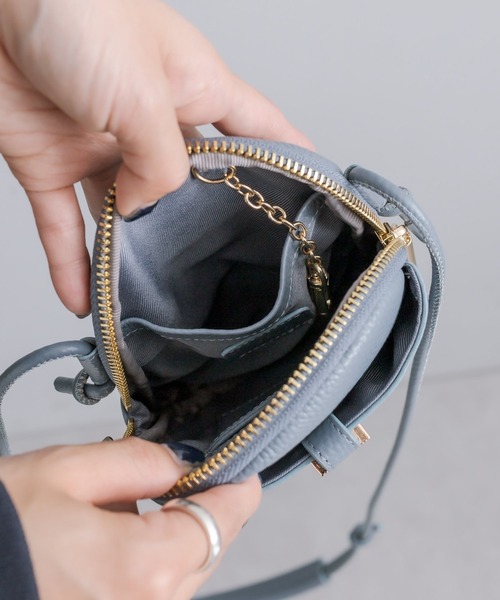 ear PAPILLONNER（イア パピヨネ） ショルダーバッグ バッグ 《牛革