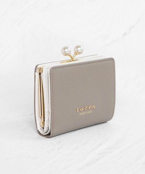 ♦TOCCAトッカ♦二つ折り財布 美品 TOCCA - TOCCA(トッカ) 花 牛革二つ折り財布 レディース 財布