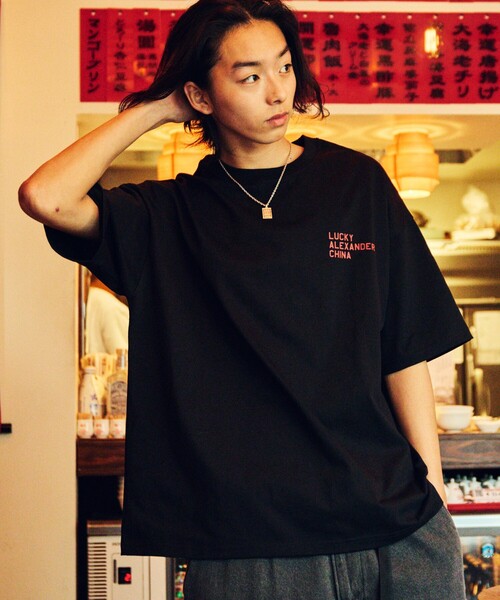 アレキサンダーM  プリント入りTシャツ かわいい おしゃれ！ FREAK'S STORE tシャツ 限定展開 LUCKY ALEXANDER CHINA×FREAK'S