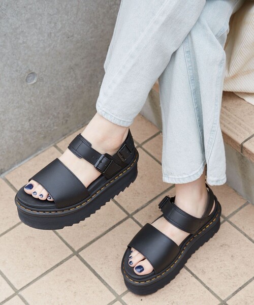 「Dr. Martens」 フラットサンダル 5 ブラック レディースの画像