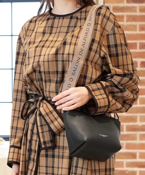 SALON DE ALFURD TOKYO（サロン・ド・アルファード） ショルダーバッグ