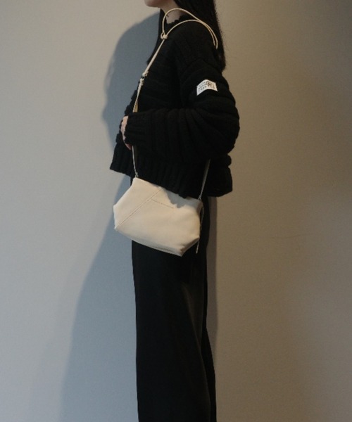 MM6 ショルダーバッグ バッグ FOLDED J SHOULDER BAG レディース