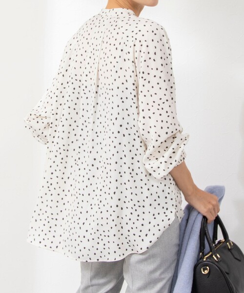 シャツ ブラウス 袖口シャーリングドットプリントブラウス 