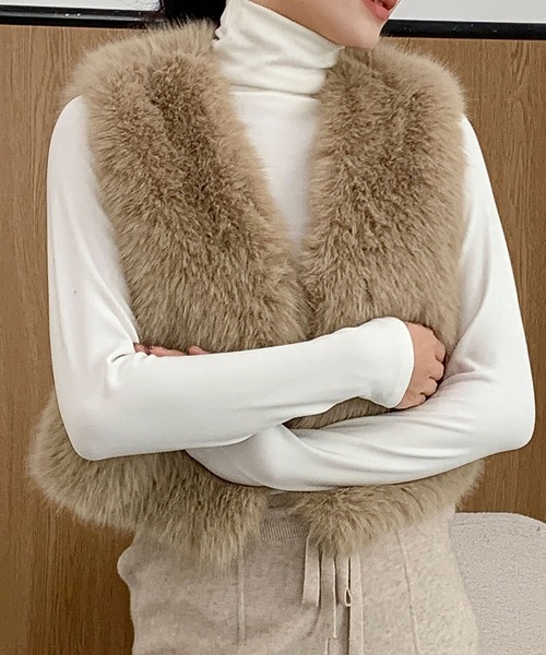 【値下げ可】PASSIONE ショート ベスト ジレ エコファー Vネック 38 SALE [30%OFF] PASSIONE (パシオーネ) ショート ベスト ジレ