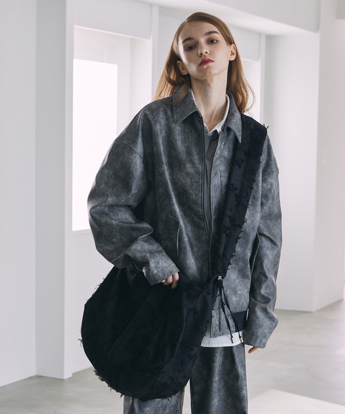 グレー フリンジ付き ショルダーバッグ Spielio ショルダーバッグ 「Spielio」fringe gathered shoulder bag