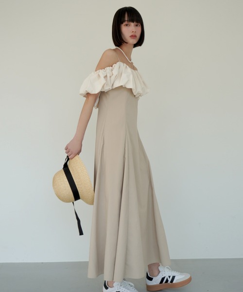 美品　atlo オフショルギャザーワンピース　Mサイズ 低身長用サイズあり】ミモレ丈&ノースリーブフォーマル同窓会