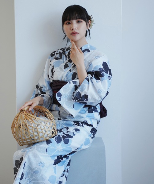 utatane 浴衣2点セット 白地に墨色の唐草小花 utatane 浴衣 浴衣2点セット 白地に墨色の唐草小花 レディース